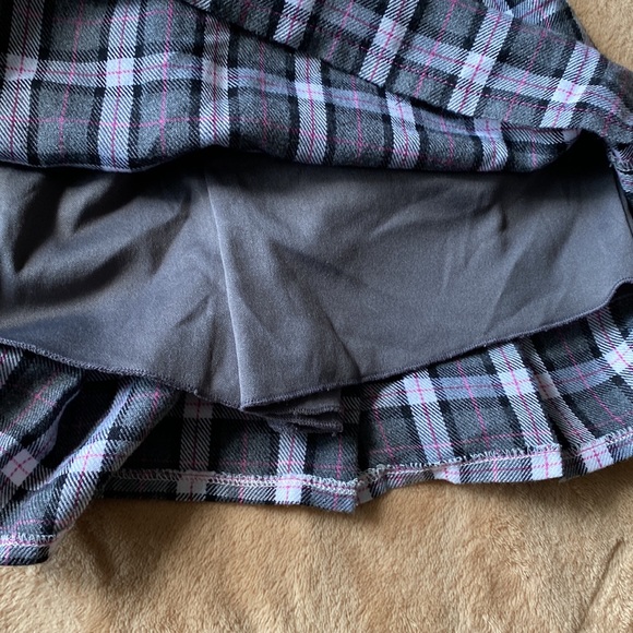 ZOEY - PLEATED PLAID SKIRT - Picture 3 of 4